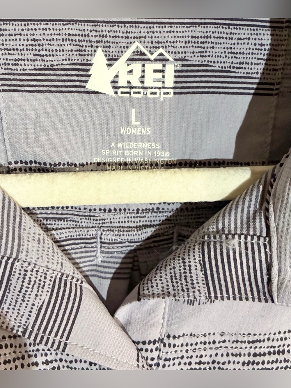 REI Co-op Athletic Wear Button Up Shirt Sz L Purple Snap Pockets Back Vent Outdo - Picture 13 of 15